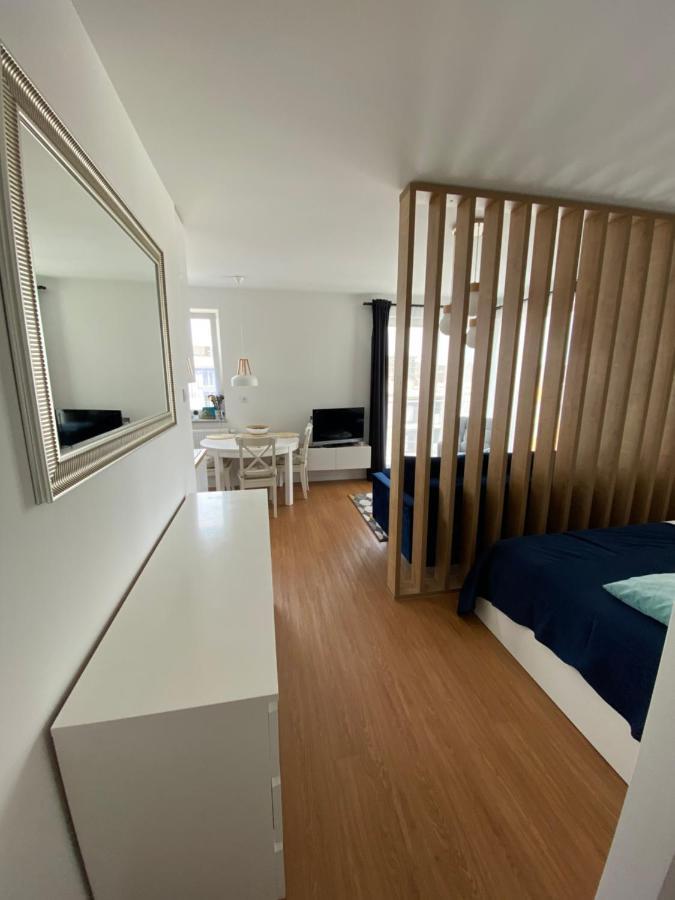 Apartament Pola Kolobrzeg Appartamento Esterno foto