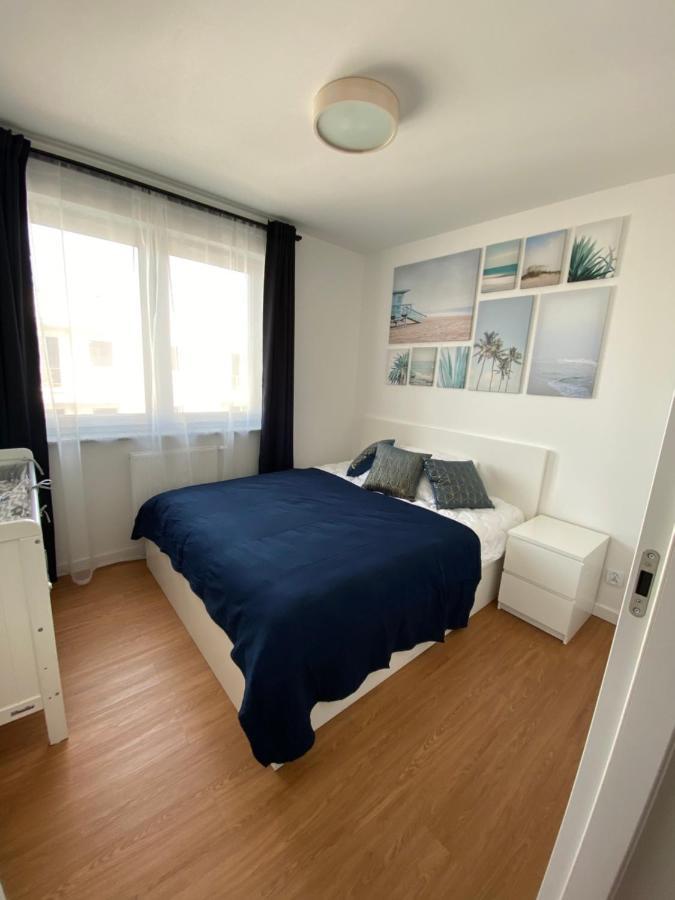 Apartament Pola Kolobrzeg Appartamento Esterno foto